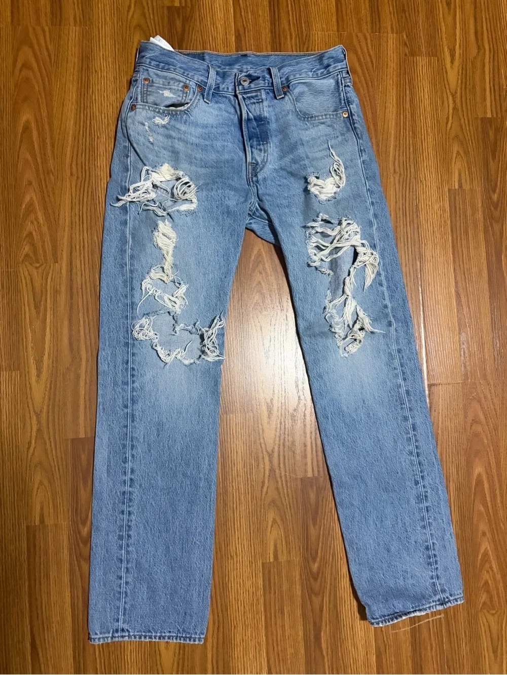 Levi's 501 button-fly ripped Y2K light wash denim jeans size 30x32